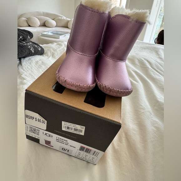 Ugg Australia Baby Size 0 - 6 Months Size 1 Pink Cassie Metallic Boots - Picture 3 of 3
